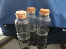 3 Gläser mit Korkdeckel, 17cm hoch, Durchmesser 8,5cm, Zustand tiptop