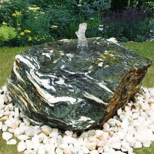 Gartenbrunnen flat rock - gartenbrunnen, cloudy