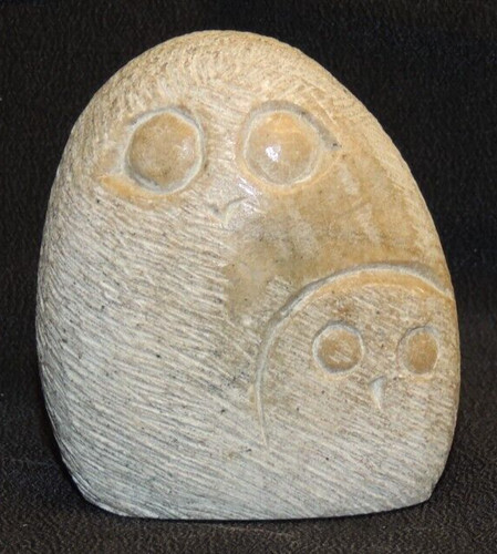 Gravierte steinfigur eulen - steinfigur,