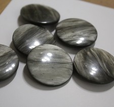 6 Grau schillernde Knöpfe -