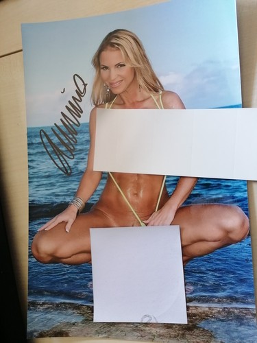 Annina ucatis model - annina,