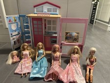 6 Barbies + Puppenhaus - Original Mattel Barbie Puppen