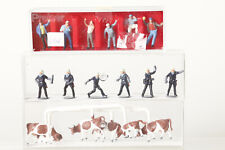 Figuren H0 12 Menschen und sechs Kühe   (91381)