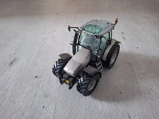 Traktor Hurlimann XM 100, silber, 1:32, Universal Hobbies