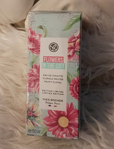 Eau toilette flowers - in, the