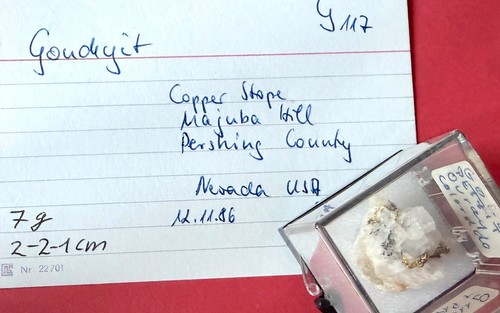 Goudeyite majuba hill mine - hill,