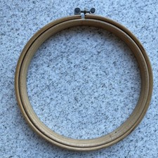 Stickrahmen Rund aus Holz, 22