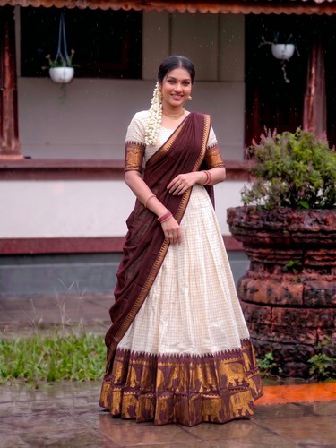 Traditional white poly - white, cotton