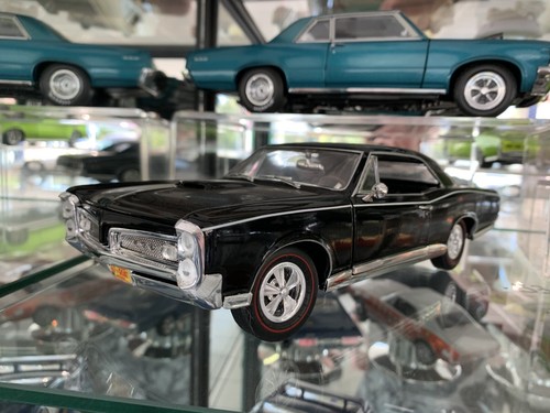 Modellauto 1967 pontiac - 1:18,