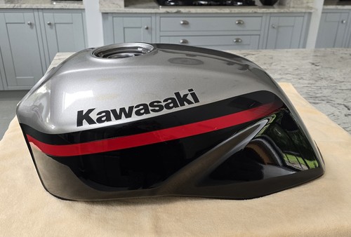 Kawasaki zrx 1200 benzintank - 1200,