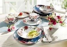 Service aus Porzellan