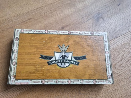 Alte zigarrenkiste aus holz - aus,