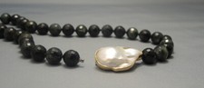 Collier aus Turmalin mit Wechselschließe Süsswasser-Perle