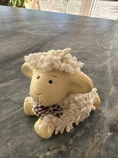 Ostern Deko Schaf Lamm Keramik Kuschelig Schleife. Wolle