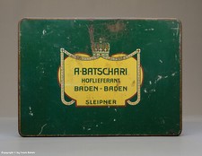 ALTE GROßE Blechdose - A