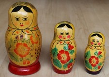 Matroschka Babuschka 3 teilig 10,5cm - 16,5cm Höhe