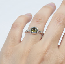 Grüner baltischer Bernstein