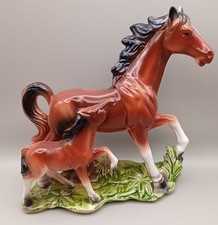 Porzellanpferd Stute mit
