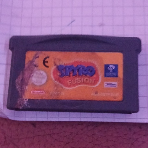 Spyro fusion nintendo game boy - fusion,