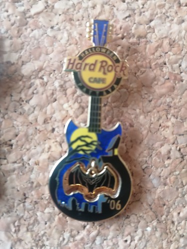 Hard rock cafe pin pataya - rock,