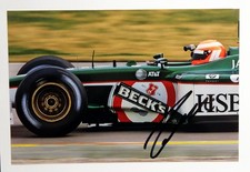 F1 - Weltmeister Niki Lauda original Autogramm auf Foto ca. 13x18