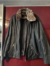 Damen Lederimitat-Jacke mit Leoparden Kunstfell Gr.48 Schwarz Neu
