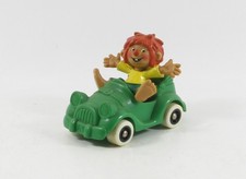 Pumuckl figur im auto - auto, grün