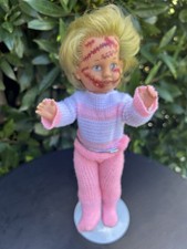 Halloween Grusel Deko alte Kunststoff Puppe # Horror Dekoration