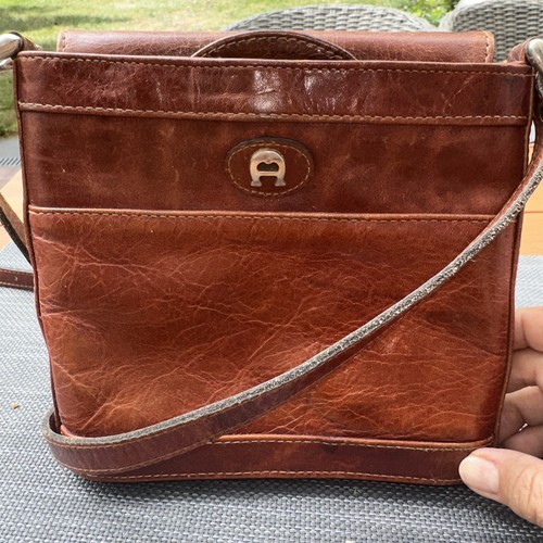 Kleine ledertasche von aigner - von,