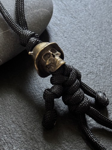 Totenkopf mit helm aus - totenkopf,