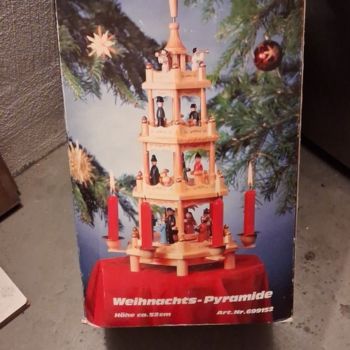 Weihnachtspyramide pyramide - weihnachtspyramide,