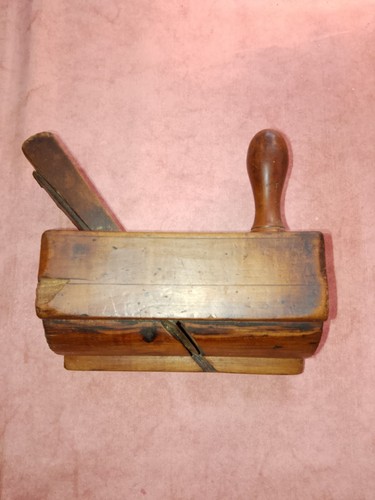 Hobel aus holz unten schräg - aus,