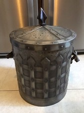 Holzkasten Scheitholz