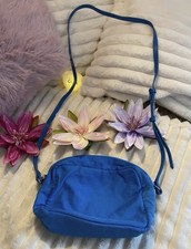 Hübsche neue blaue kleine - neue,