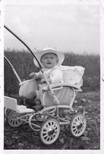 Photo Baby in Buggy Pram Pre