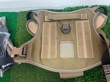 Neues braunes Hundegeschirr