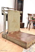 Museal! Antike Holzwaage