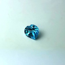 Blautopas swiss blue Herzschliff ca. 1 Karat behandelt natürlich