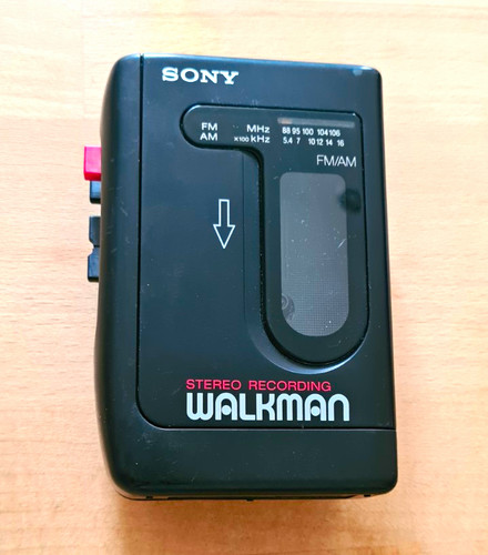 Sony f2041 walkman - wm-f2041,