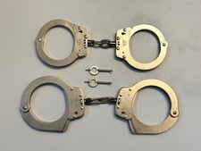 2 Paar Handschellen Handcuffs