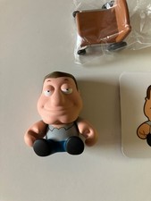 Joe Swanson mit Rollstuhl Kidrobot Family Guy Figur