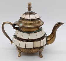 Antike arabische Kanne, Messing/Zinn/Kamelknochen