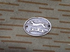 Mützenabzeichen Windhund