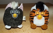 2 Furby Figuren
