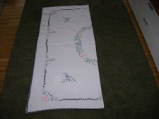 Tischdecke,alt, handgestickt,Gr. ca. 124X144cm.