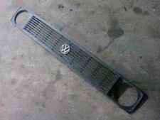 VW T3 1.6 D Scheinwerfer Kühler Grill Kühlergrill 251853652
