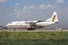 Dia LZ-CBE Antonov An-12B Heli Air Services Flugzeug 35mm ungerahmt O61-2-3