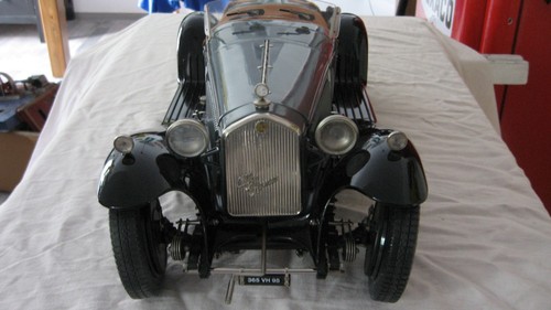 Pocher 1932 alfa romeo - 1:8,