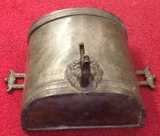 Altes Wasserbecken / Lavabo