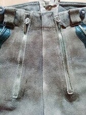 Lederhose kurz Vintage, 70er Jahre, Eichenlaub, Gr. S, speckig. 